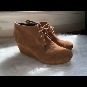 TOMS Lace Up Brown Wedge Booties Size 8.5